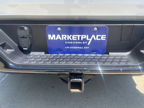 Used 2024 Chevrolet Colorado Trail Boss AWD/4WD image 12