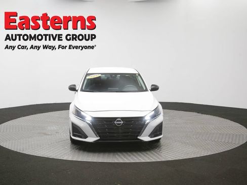 Used 2025 Nissan Altima 2.5 SV FWD image 53