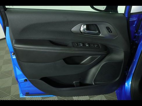 New 2026 Chrysler Pacifica Select AWD/4WD image 20