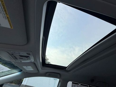 Used 2013 Toyota Sienna XLE FWD image 31