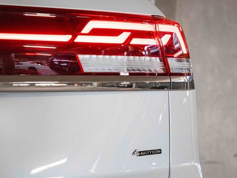 Certified 2025 Volkswagen Atlas Cross Sport SEL Premium R-Line AWD/4WD image 5