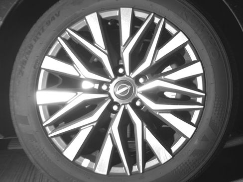 Used 2025 Nissan Altima 2.5 SV FWD image 13