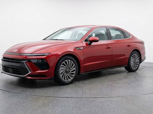 Used 2025 Hyundai Sonata SEL image 3