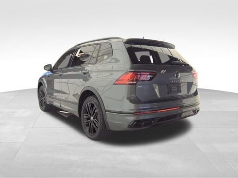 Used 2022 Volkswagen Tiguan SE R-Line image 5