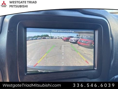Used 2019 Jeep Renegade Latitude FWD image 17