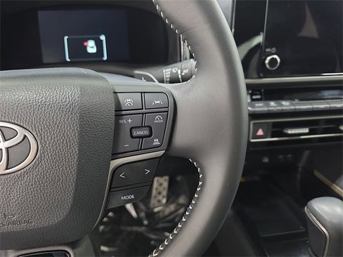 Certified 2025 Toyota Camry SE image 15