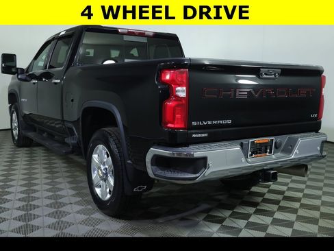 Used 2022 Chevrolet Silverado 2500 LTZ w/ LTZ Plus Package image 8