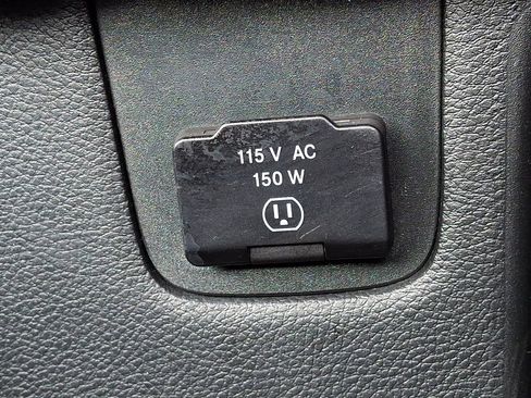 Used 2018 Jeep Wrangler Sahara w/ Connectivity Group AWD/4WD image 25