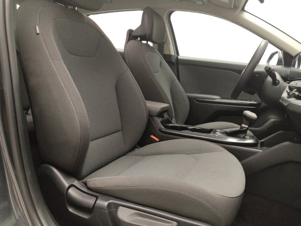 Used 2025 Kia K4 FWD image 21