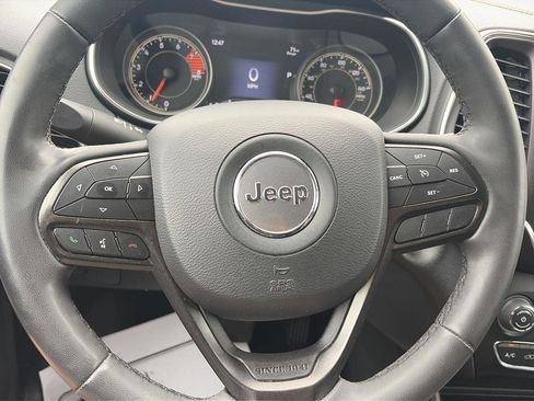Used 2022 Jeep Cherokee Trailhawk AWD/4WD image 15