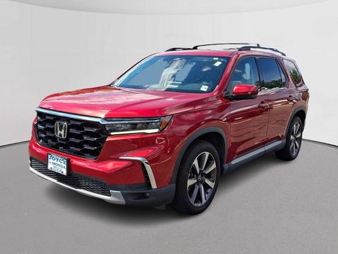 Certified 2023 Honda Pilot Touring image 4