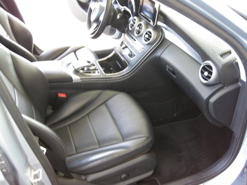 Used 2015 Mercedes-Benz C 300 Sedan image 33