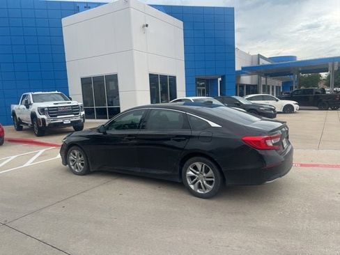 Used 2018 Honda Accord LX image 9