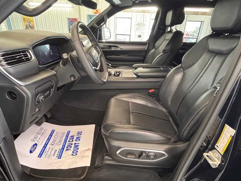 Used 2024 Jeep Wagoneer Series II AWD/4WD image 23