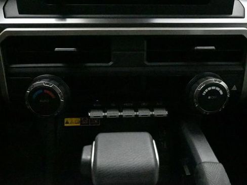 Used 2025 Toyota Tacoma SR5 AWD/4WD image 21