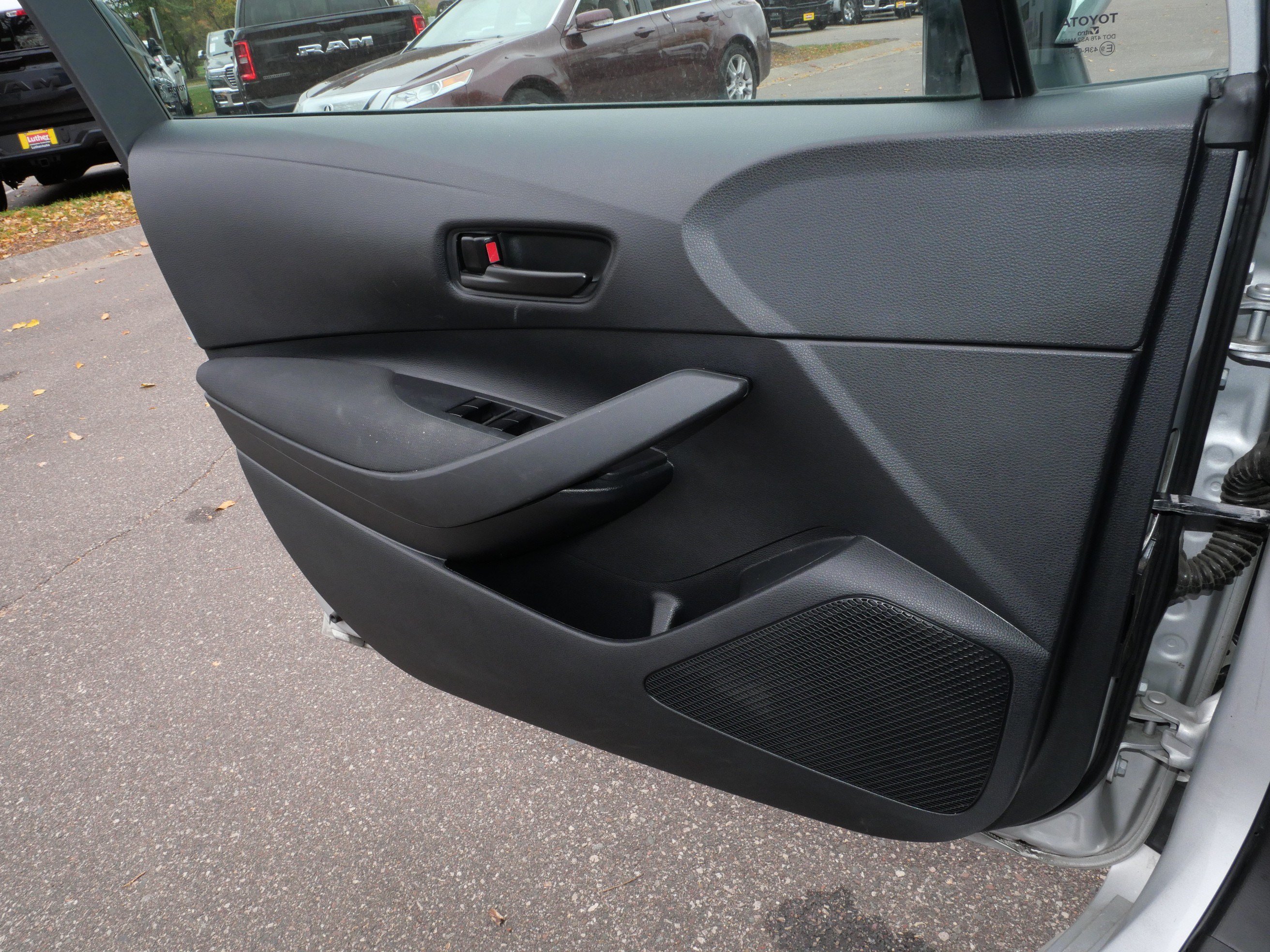Used 2024 Toyota Corolla LE FWD image 29