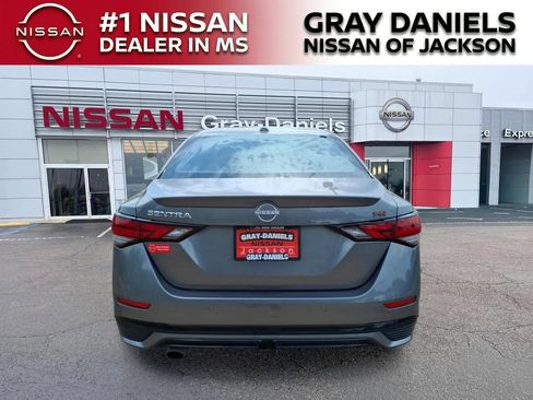 Used 2025 Nissan Sentra SR FWD image 6