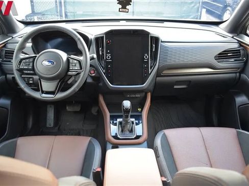 Used 2025 Subaru Forester Touring AWD/4WD image 11