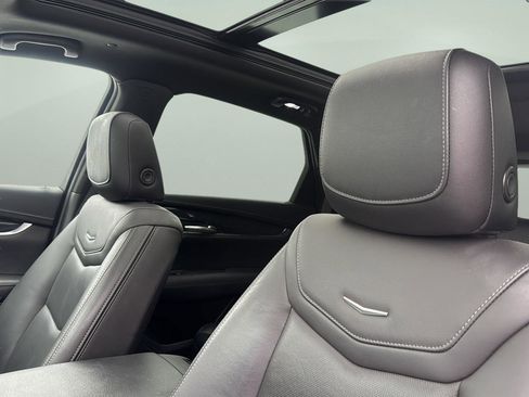 Used 2022 Cadillac XT5 Premium Luxury w/ Technology Package image 17