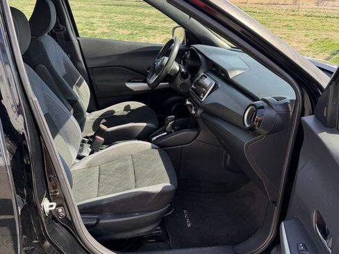 Used 2019 Nissan Kicks SV w/ Exterior Package FWD image 13