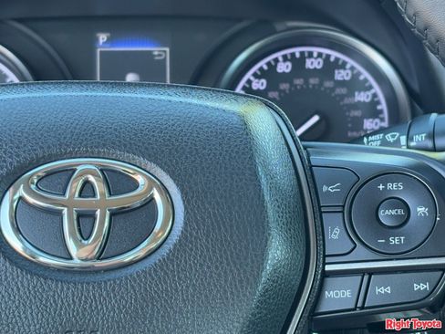 Used 2022 Toyota Camry SE FWD image 23