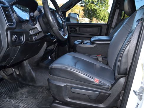 Used 2021 RAM 2500 Tradesman w/ Chrome Appearance Group image 8