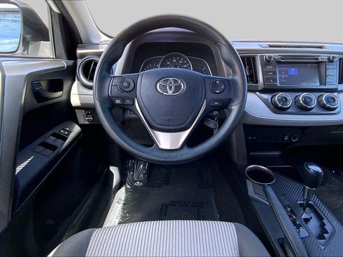 Used 2015 Toyota RAV4 LE AWD/4WD image 5