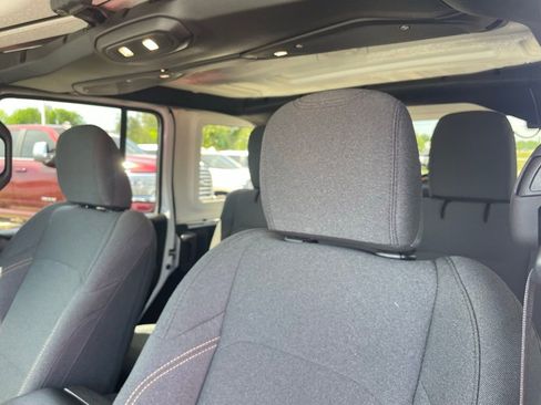 Used 2024 Jeep Wrangler Willys image 21