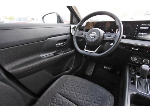 Certified 2025 Nissan Kicks SV image 11