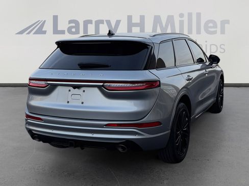 Used 2023 Lincoln Corsair Reserve w/ Equipment Group 202A image 5