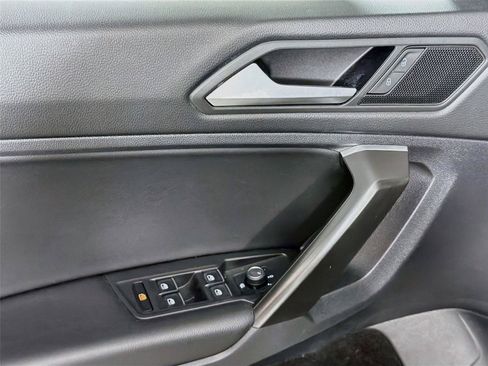 Used 2021 Volkswagen Tiguan S FWD image 17
