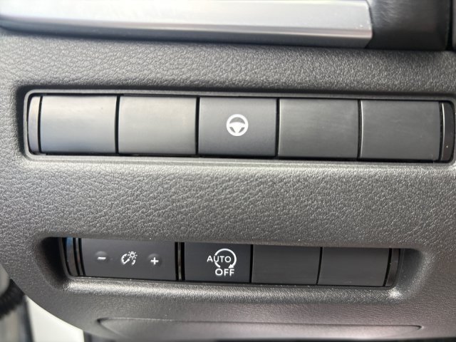 Used 2023 Nissan Rogue SV AWD/4WD image 18