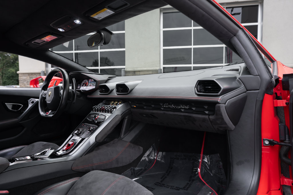 Used 2015 Lamborghini Huracan LP 610-4 AWD/4WD image 43