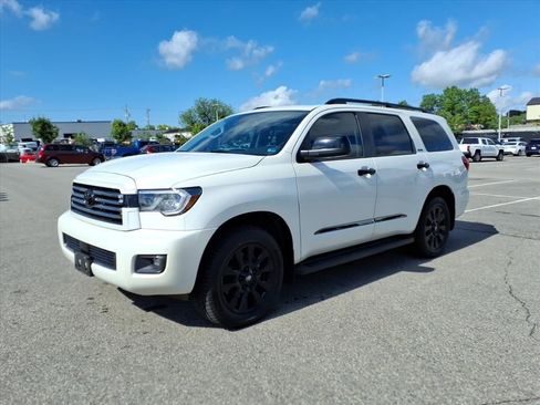 Used 2021 Toyota Sequoia Nightshade w/ Safety & Convenience Package AWD/4WD image 9