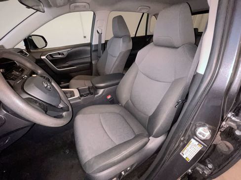 Used 2025 Toyota RAV4 XLE AWD/4WD image 11