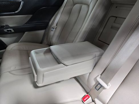 Used 2017 Lincoln Continental Reserve w/ Climate Package AWD/4WD image 33