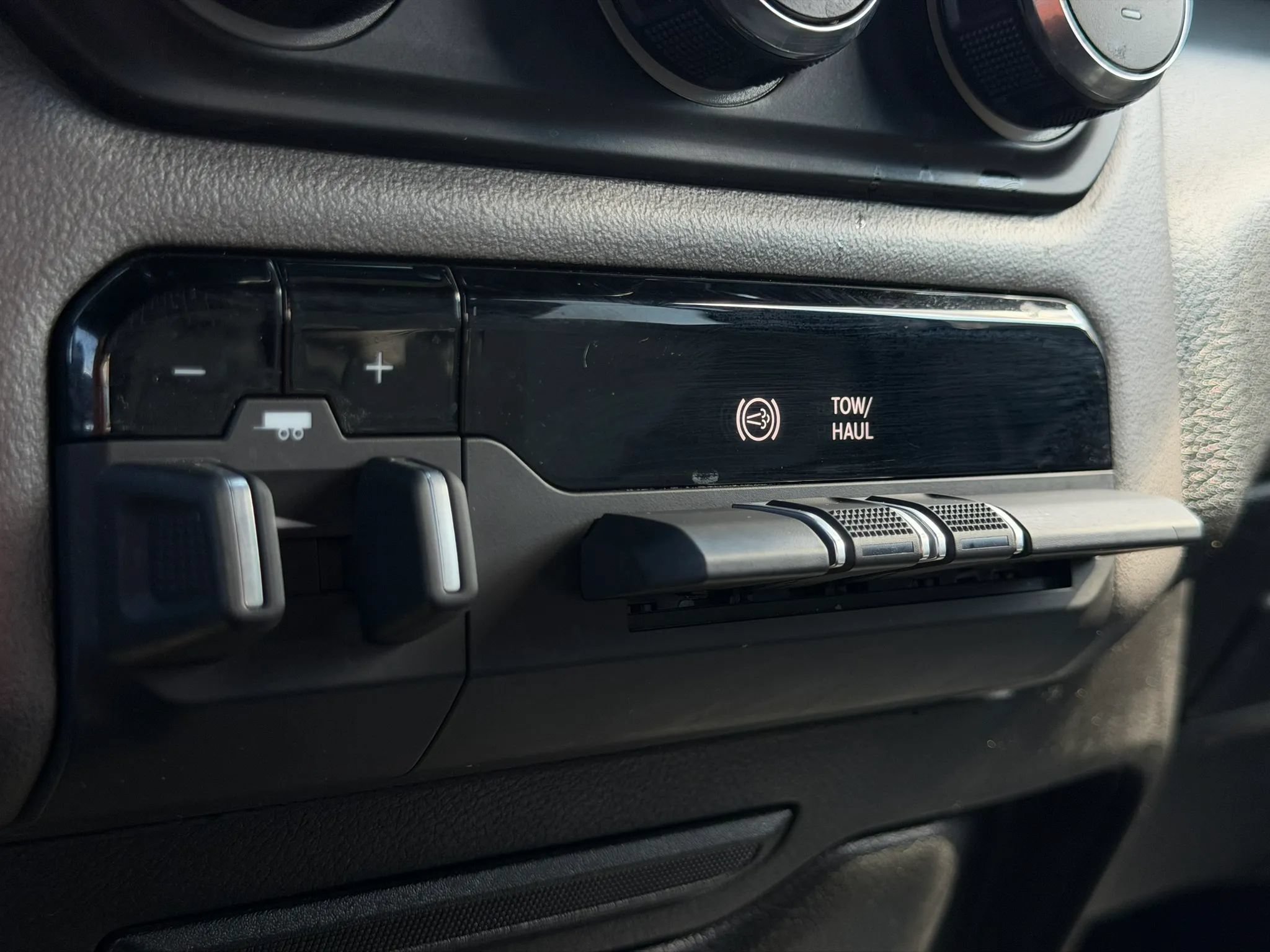 Used 2022 RAM 2500 Big Horn AWD/4WD image 32