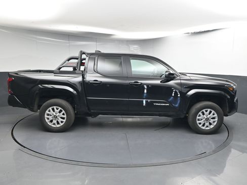 Used 2024 Toyota Tacoma SR5 image 9