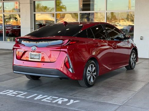 Certified 2018 Toyota Prius Prime Advanced image 12