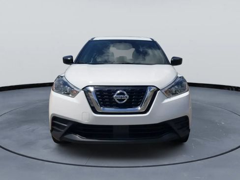 Used 2020 Nissan Kicks S FWD image 2