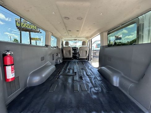 Used 2018 Nissan NV 3500 S RWD image 15