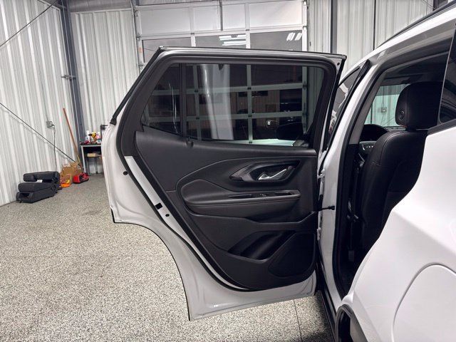 Used 2023 GMC Terrain AT4 AWD/4WD image 16