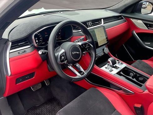 Used 2024 Jaguar F-PACE SVR image 13