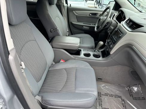 Used 2014 Chevrolet Traverse LS FWD image 16