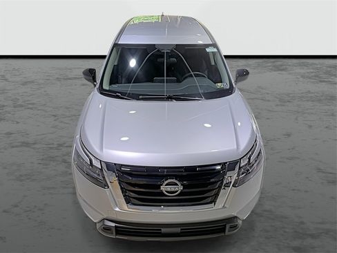 Certified 2025 Nissan Pathfinder S image 6