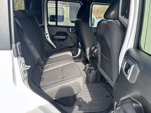 Used 2021 Jeep Gladiator Sport AWD/4WD image 2