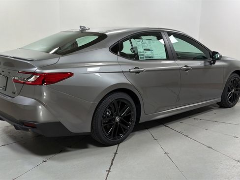 New 2026 Toyota Camry SE image 5