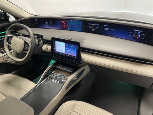 Used 2024 Lincoln Nautilus Reserve w/ Equipment Group 202A image 24