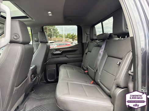 Used 2024 Chevrolet Silverado 1500 LT Trail Boss w/ Convenience Package II AWD/4WD image 12