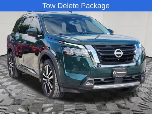 Used 2023 Nissan Pathfinder Platinum FWD image 3